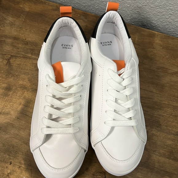 Evans Trim Trainer Savanah White size 10WW NEW - Picture 3 of 7